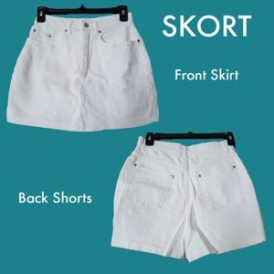 Juniors Skort Size 9/10 White